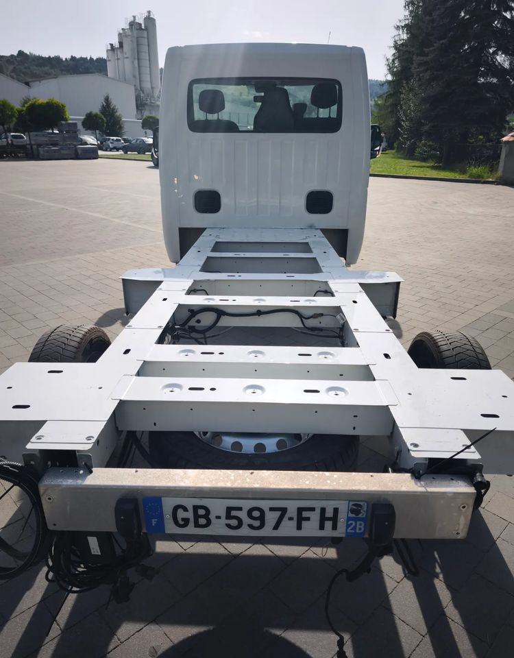 Renault MASTER 2,3 rama do zabudowy po obsłudze gotowy do jazdy - Camión chasis: foto 5 Renault MASTER 2,3 rama do zabudowy po obsłudze gotowy do jazdy - Camión chasis: foto 5