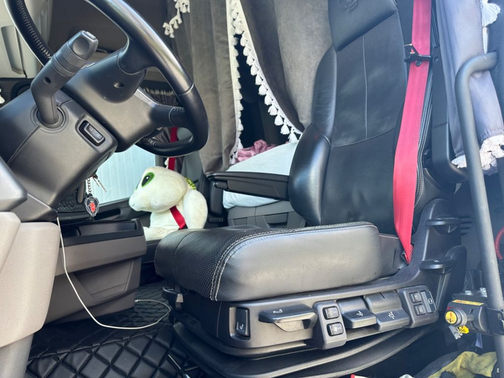 Scania 500R Vollluft Alu Leder LED Hyd. Scania 500R Vollluft Alu Leder LED Hyd. - Cabeza tractora: foto 4 Scania 500R Vollluft Alu Leder LED Hyd. Scania 500R Vollluft Alu Leder LED Hyd. - Cabeza tractora: foto 4