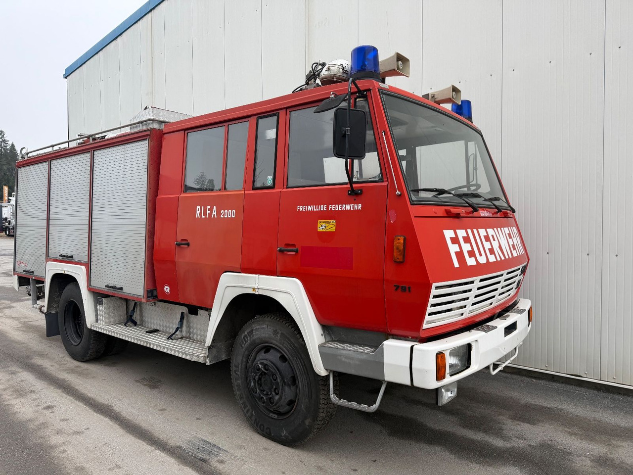 Steyr 791 Feuerwehr 2000L Tank - Camión: foto 2 Steyr 791 Feuerwehr 2000L Tank - Camión: foto 2