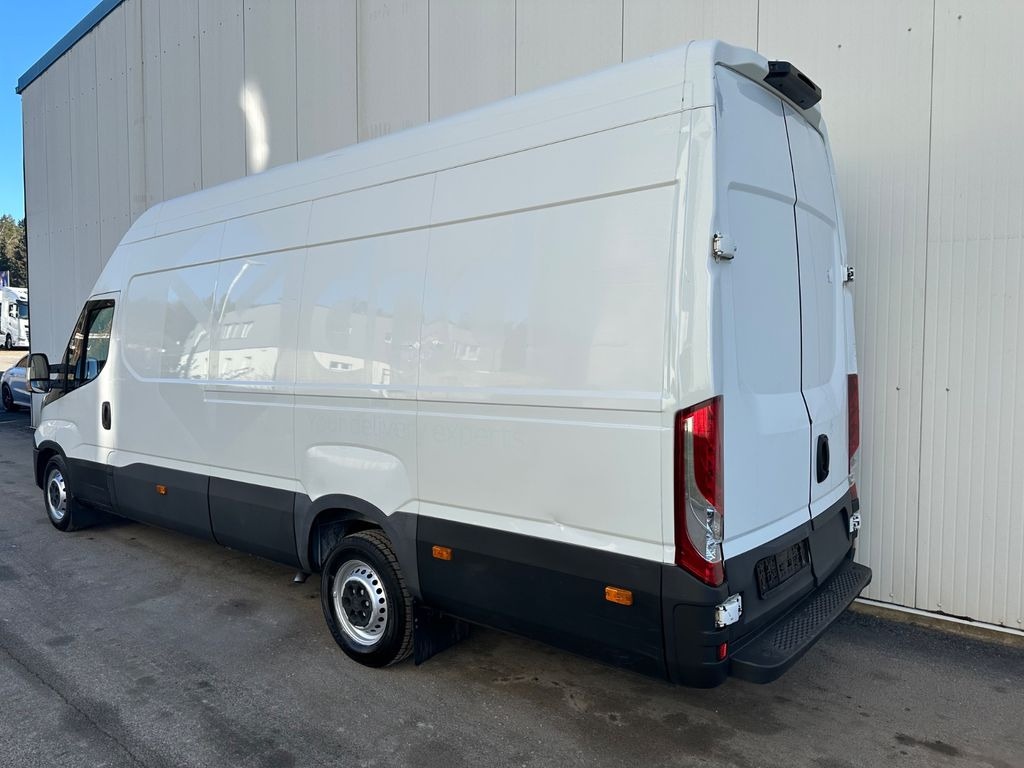 Iveco Daily 35S14 MAXI L4H3 HiMatic Iveco Daily 35S14 MAXI L4H3 HiMatic - Furgón: foto 4 Iveco Daily 35S14 MAXI L4H3 HiMatic Iveco Daily 35S14 MAXI L4H3 HiMatic - Furgón: foto 4