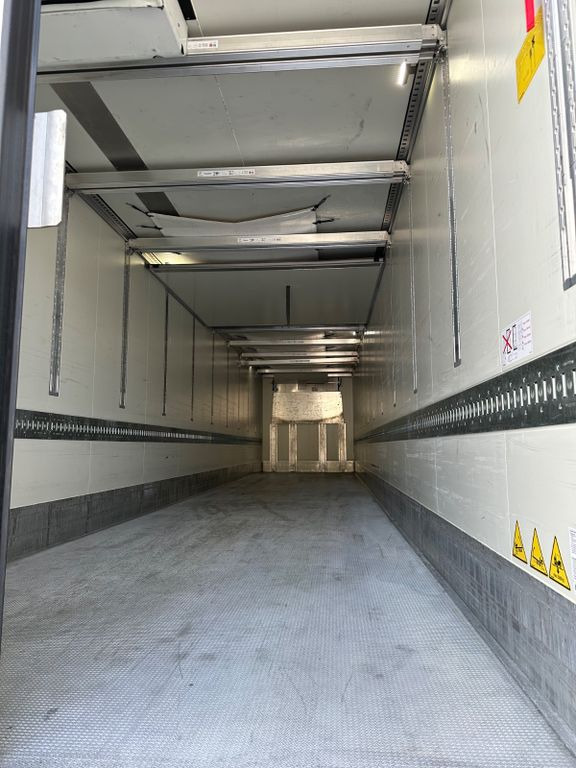 Krone SD 27 Thermoking Spectrum Multitemp Pharma Safe Krone SD 27 Thermoking Spectrum Multitemp Pharma Safe - Semirremolque frigorífico: foto 5 Krone SD 27 Thermoking Spectrum Multitemp Pharma Safe Krone SD 27 Thermoking Spectrum Multitemp Pharma Safe - Semirremolque frigorífico: foto 5