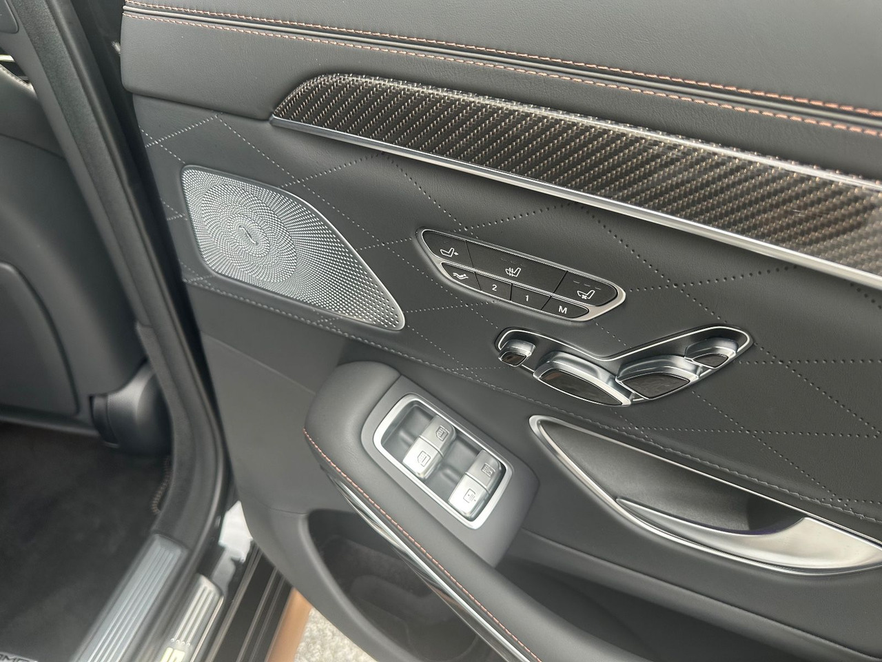 Sedan Mercedes-Benz S 65 AMG Final Edition 1/130: foto 11 Sedan Mercedes-Benz S 65 AMG Final Edition 1/130: foto 11