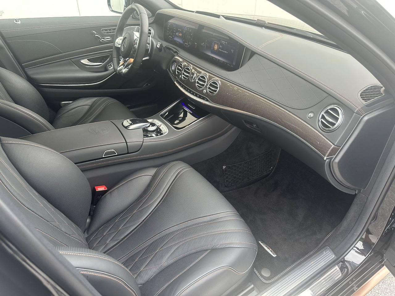 Sedan Mercedes-Benz S 65 AMG Final Edition 1/130: foto 10 Sedan Mercedes-Benz S 65 AMG Final Edition 1/130: foto 10