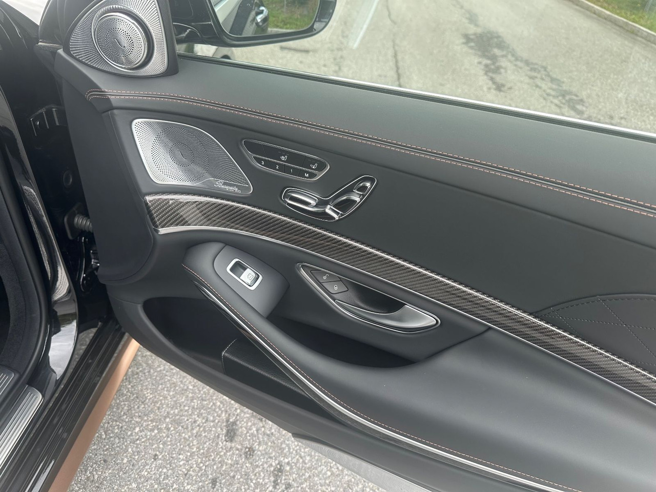 Sedan Mercedes-Benz S 65 AMG Final Edition 1/130: foto 9 Sedan Mercedes-Benz S 65 AMG Final Edition 1/130: foto 9