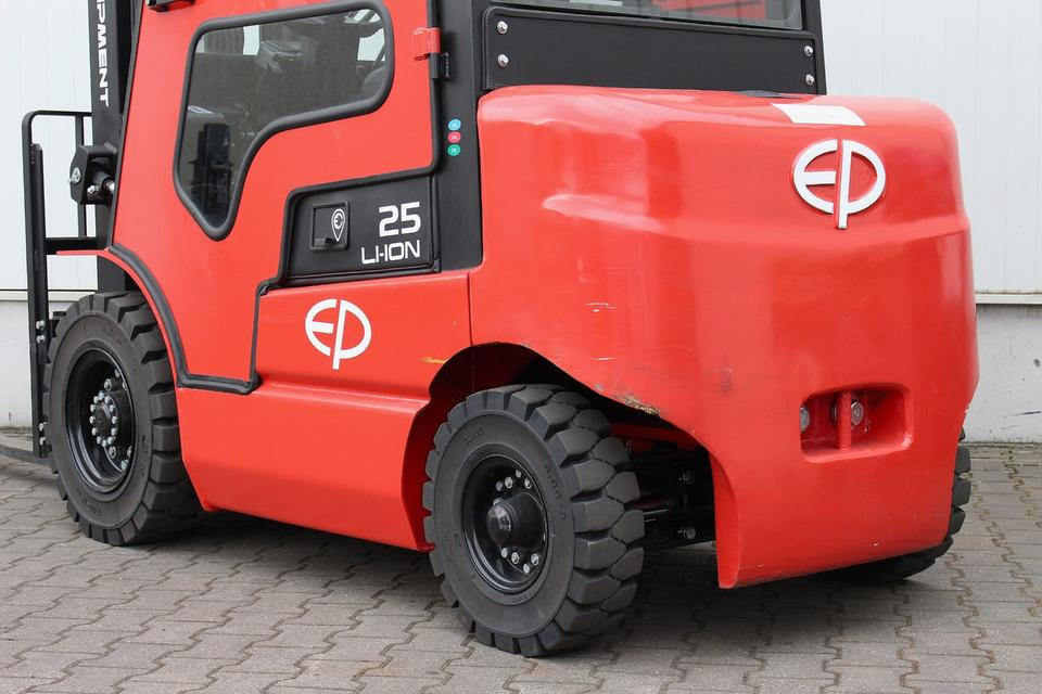 Carretilla elevadora eléctrica EP EFL252 Triplex Li-ion 111Std.: foto 9