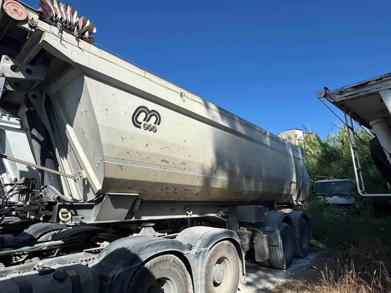 MENCI Semirimorchio Ribaltabile Mezzo d'opera - Semirremolque volquete: foto 3 MENCI Semirimorchio Ribaltabile Mezzo d'opera - Semirremolque volquete: foto 3