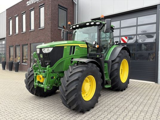 John Deere 6r215 - Tractor: foto 1 John Deere 6r215 - Tractor: foto 1