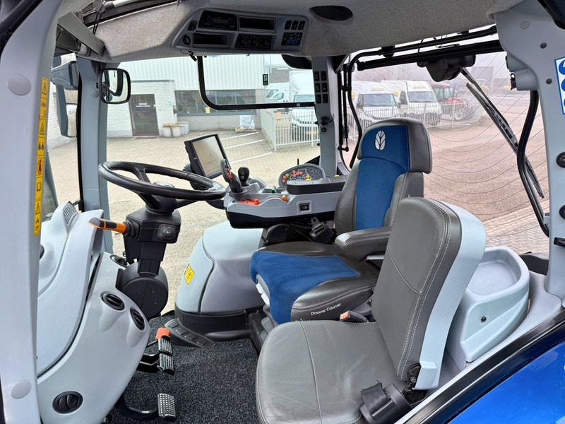 New Holland T7.270AC Stage V - Tractor: foto 5 New Holland T7.270AC Stage V - Tractor: foto 5