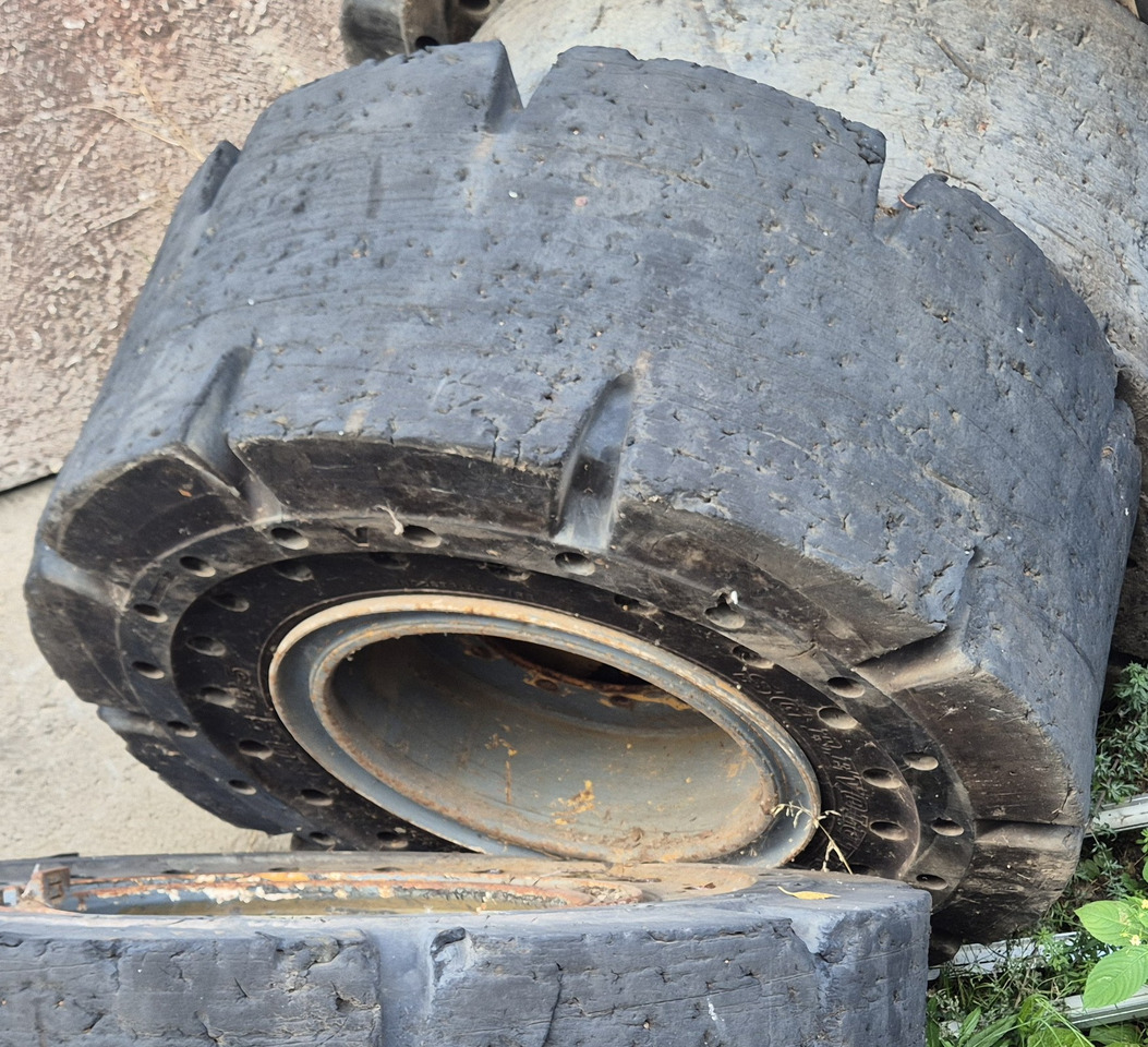 JCB 426, 435, 436 - Rueda completa para Cargadora de ruedas: foto 1 JCB 426, 435, 436 - Rueda completa para Cargadora de ruedas: foto 1