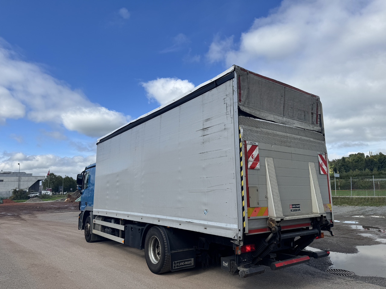 MERCEDES-BENZ Actros 1836 4x2 Blache-Hebebühne - Camión lona: foto 2 MERCEDES-BENZ Actros 1836 4x2 Blache-Hebebühne - Camión lona: foto 2