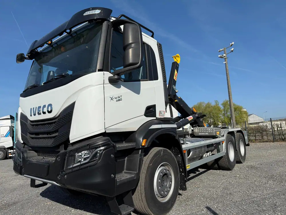 Iveco AD300T48 HYVALIFT 20 TONS*pare-choc hydraulique - Camión multibasculante: foto 1 Iveco AD300T48 HYVALIFT 20 TONS*pare-choc hydraulique - Camión multibasculante: foto 1
