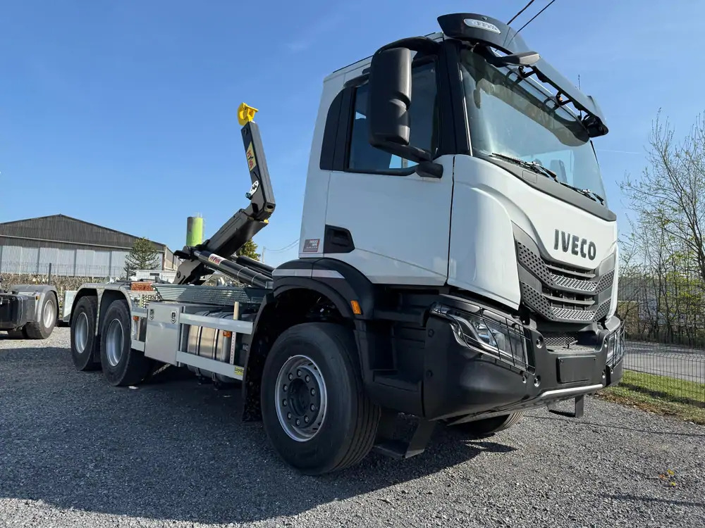Iveco AD300T48 HYVALIFT 20 TONS*pare-choc hydraulique - Camión multibasculante: foto 2 Iveco AD300T48 HYVALIFT 20 TONS*pare-choc hydraulique - Camión multibasculante: foto 2