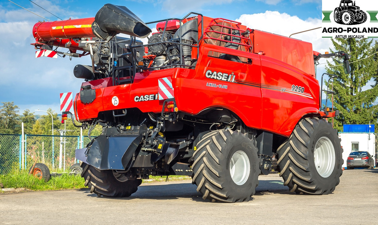CASE IH IH 9250 AFS - 2019 ROK - 4X4 - 10,7 M. - GPS - AUTOPILOT - 2754H - Cosechadora de granos: foto 5 CASE IH IH 9250 AFS - 2019 ROK - 4X4 - 10,7 M. - GPS - AUTOPILOT - 2754H - Cosechadora de granos: foto 5