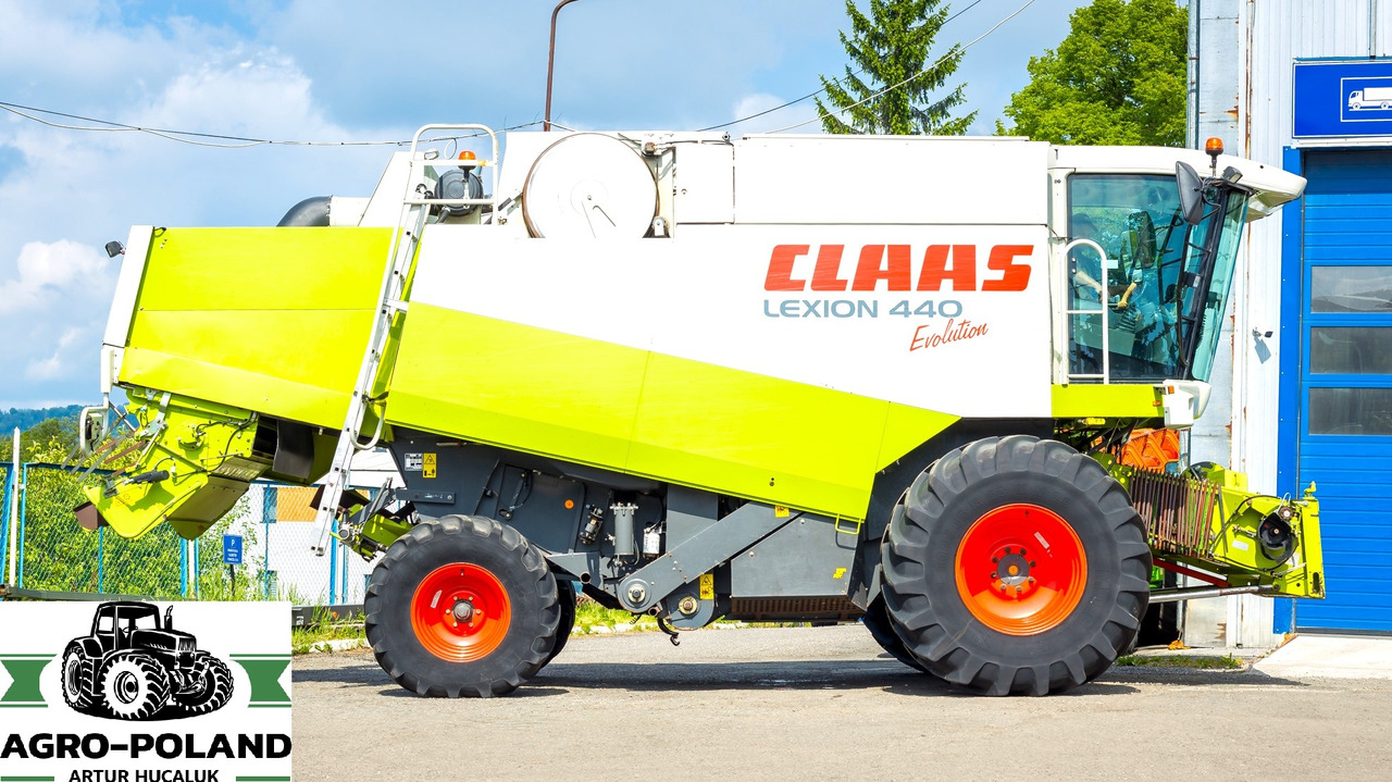 CLAAS LEXION 440 EVOLUTION - 2003 ROK + CLAAS C 540 SKŁADANY - 2007 ROK - Cosechadora de granos: foto 4 CLAAS LEXION 440 EVOLUTION - 2003 ROK + CLAAS C 540 SKŁADANY - 2007 ROK - Cosechadora de granos: foto 4