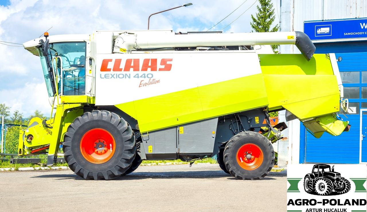 CLAAS LEXION 440 EVOLUTION - 2003 ROK + CLAAS C 540 SKŁADANY - 2007 ROK - Cosechadora de granos: foto 5 CLAAS LEXION 440 EVOLUTION - 2003 ROK + CLAAS C 540 SKŁADANY - 2007 ROK - Cosechadora de granos: foto 5