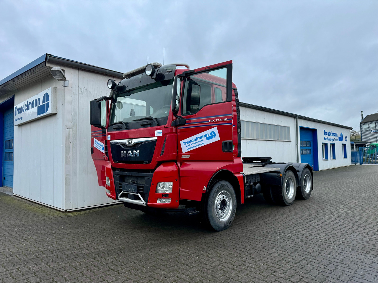 MAN TGS 33.640 6x4 Kipphydraulic-Retarder - Cabeza tractora: foto 1 MAN TGS 33.640 6x4 Kipphydraulic-Retarder - Cabeza tractora: foto 1