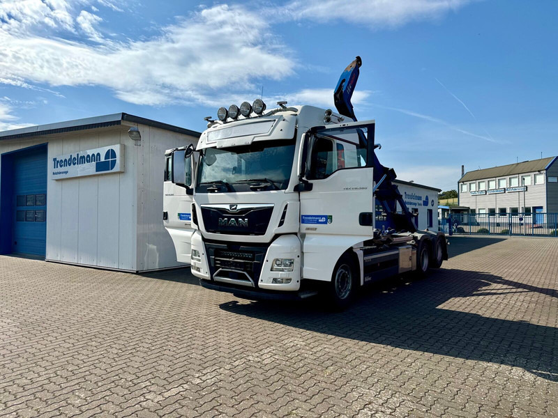 MAN TGX 26.580 BL 6x2 Zwillingbereifte Liftachse Abroller Hiab Funk- - Camión multibasculante: foto 3 MAN TGX 26.580 BL 6x2 Zwillingbereifte Liftachse Abroller Hiab Funk- - Camión multibasculante: foto 3