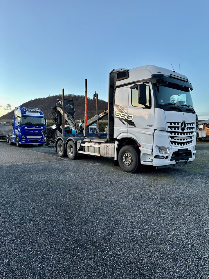 Mercedes Arocs 3358 L 6x4 Radstand 4500 Arocs 3358 L 6x4 Blatt-Luft Gefedert - Camión forestal: foto 5 Mercedes Arocs 3358 L 6x4 Radstand 4500 Arocs 3358 L 6x4 Blatt-Luft Gefedert - Camión forestal: foto 5