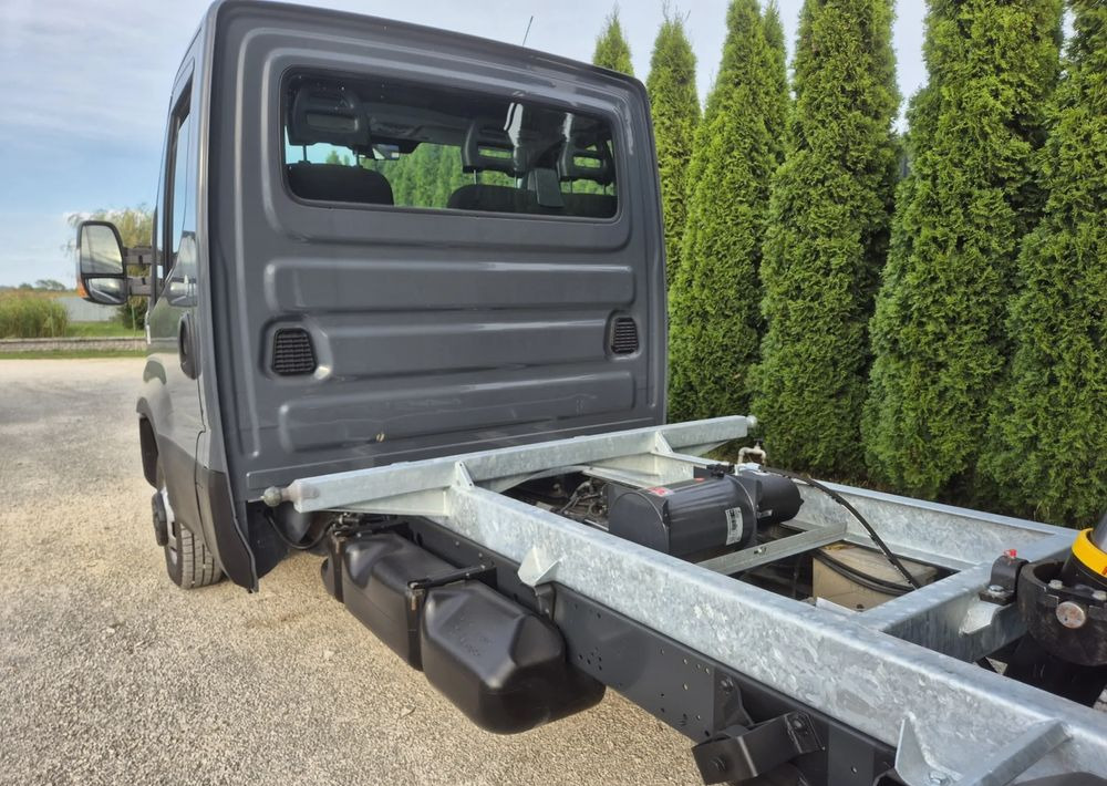 Iveco 35C15 3.0 150KM - Furgoneta basculante: foto 4 Iveco 35C15 3.0 150KM - Furgoneta basculante: foto 4