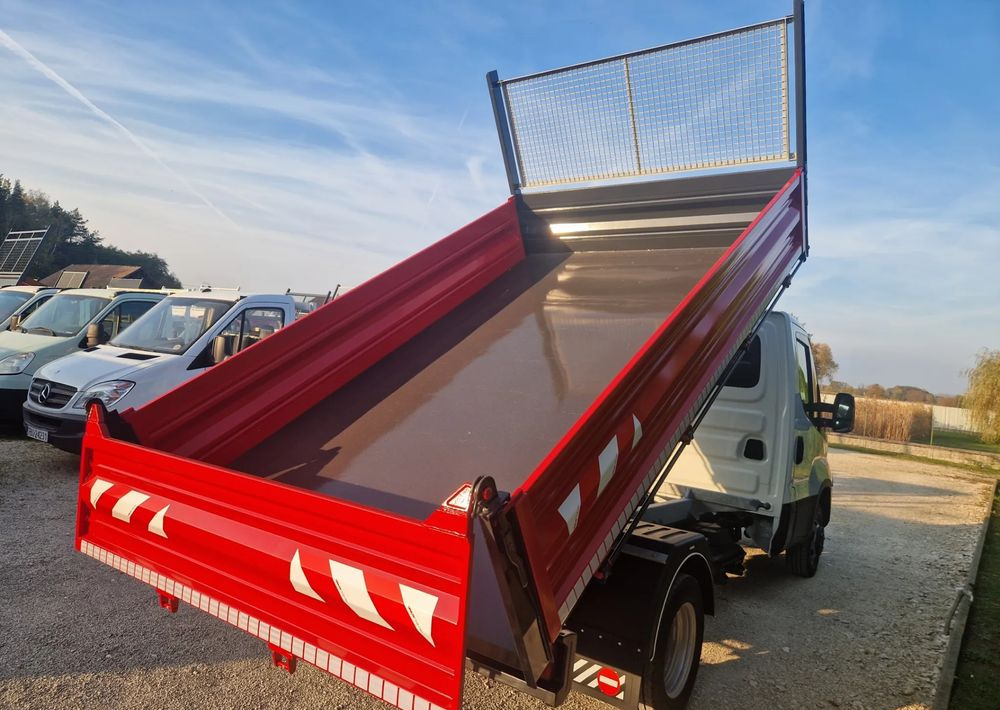 Iveco 35c15 3.0 - Furgoneta basculante: foto 4 Iveco 35c15 3.0 - Furgoneta basculante: foto 4