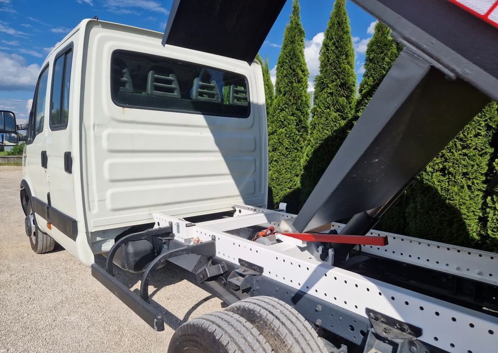 Iveco 35c15 - Furgoneta basculante: foto 4 Iveco 35c15 - Furgoneta basculante: foto 4