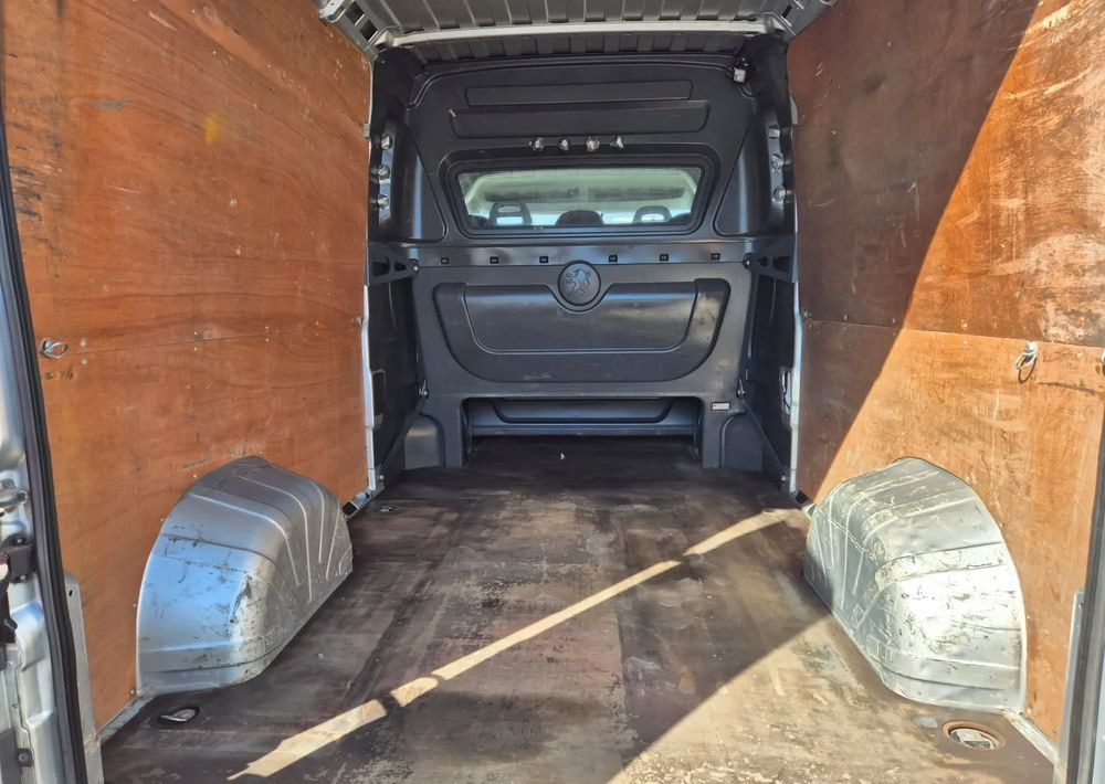 Peugeot Boxer 130KM Brygadówka L3H2 - Furgoneta combi: foto 4 Peugeot Boxer 130KM Brygadówka L3H2 - Furgoneta combi: foto 4