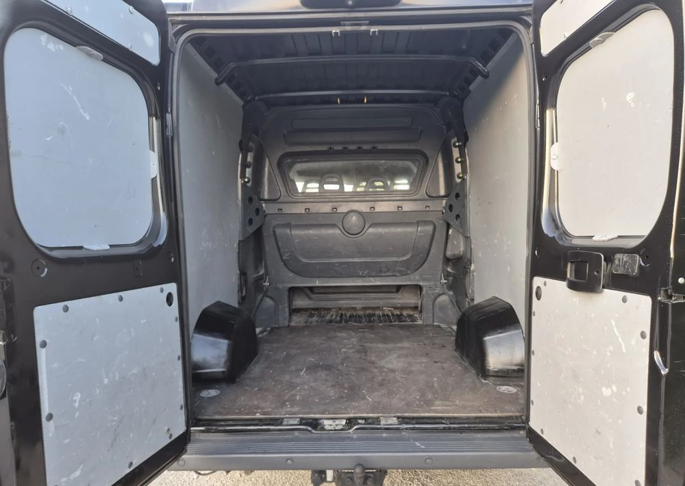 Peugeot Boxer 2.2 130KM Dubel kabina - Furgón, Furgoneta combi: foto 4 Peugeot Boxer 2.2 130KM Dubel kabina - Furgón, Furgoneta combi: foto 4