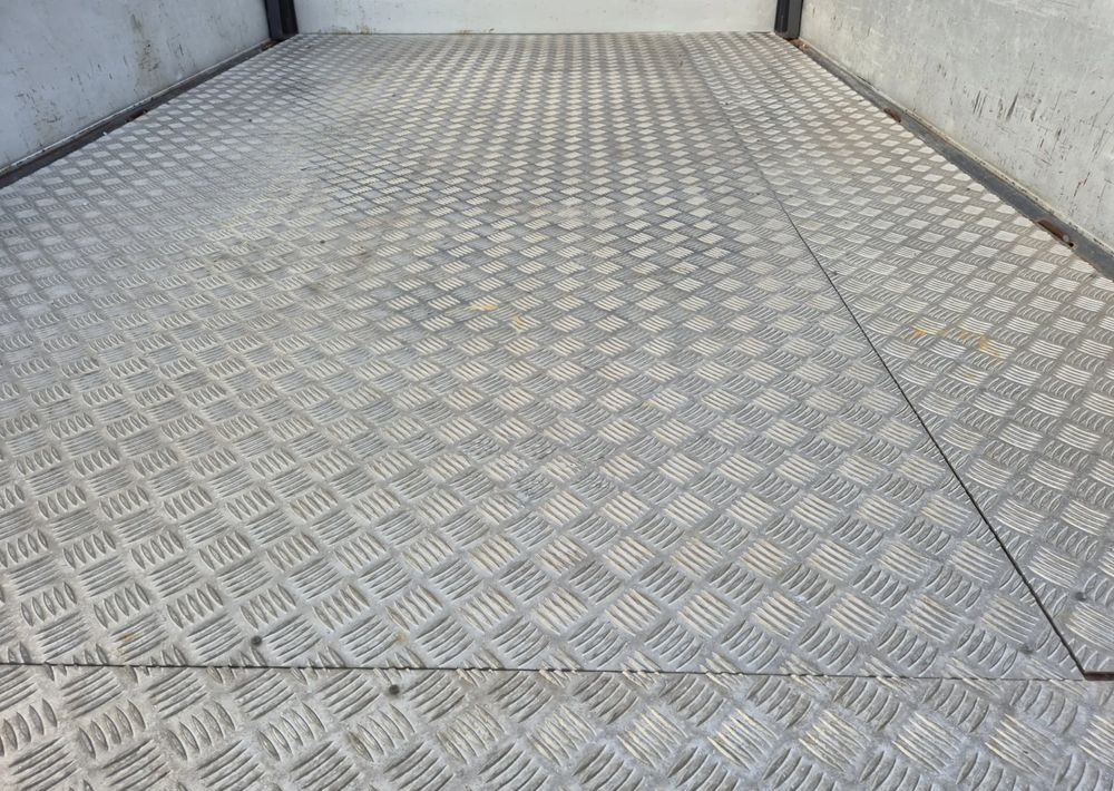 Peugeot Boxer 2.2 150KM brygadówka Maxi wzmocniony koła 16 cali Dubel - Furgoneta combi: foto 4 Peugeot Boxer 2.2 150KM brygadówka Maxi wzmocniony koła 16 cali Dubel - Furgoneta combi: foto 4