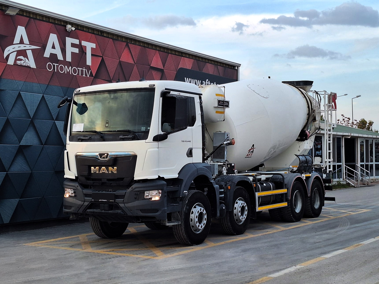 MAN TGS 41.440 - Camión hormigonera: foto 1 MAN TGS 41.440 - Camión hormigonera: foto 1