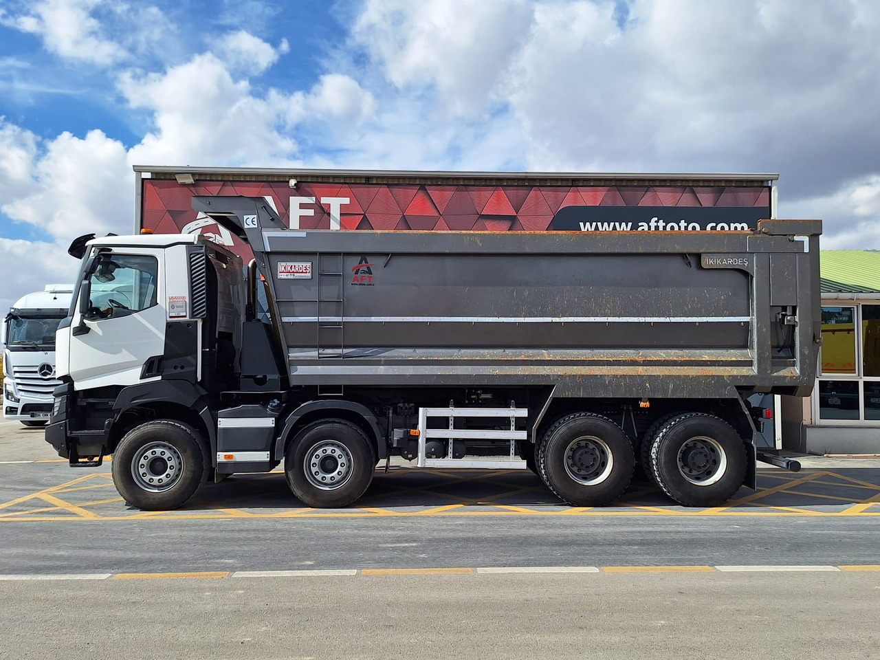 RENAULT K 520 - Camión volquete: foto 5 RENAULT K 520 - Camión volquete: foto 5