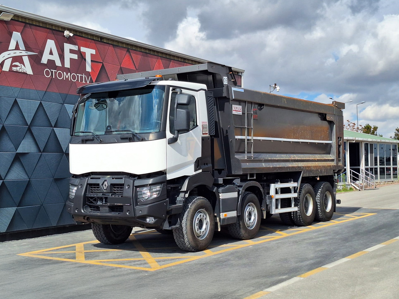 RENAULT K 520 - Camión volquete: foto 1 RENAULT K 520 - Camión volquete: foto 1