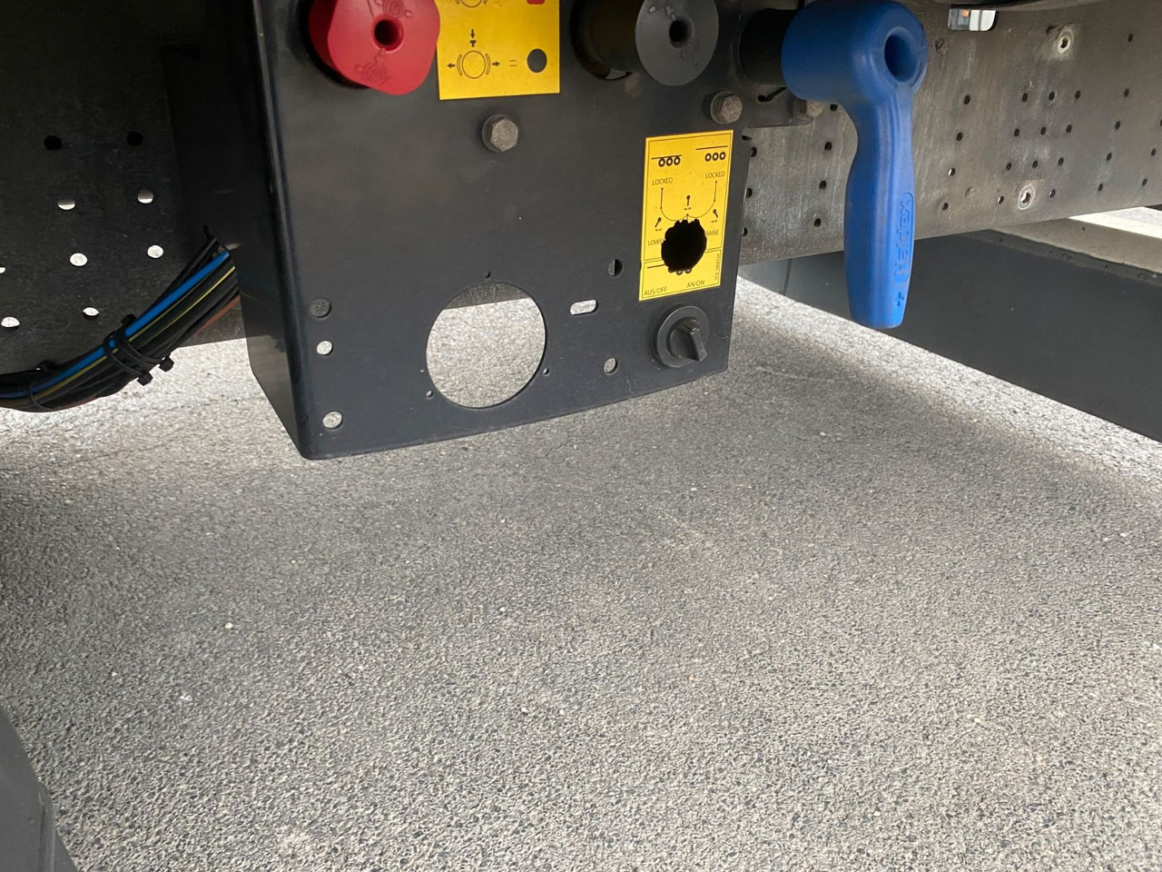 Schmitz Cargobull 3-achs Tautliner/Lift/Palettenkasten/ - Semirremolque lona: foto 5 Schmitz Cargobull 3-achs Tautliner/Lift/Palettenkasten/ - Semirremolque lona: foto 5