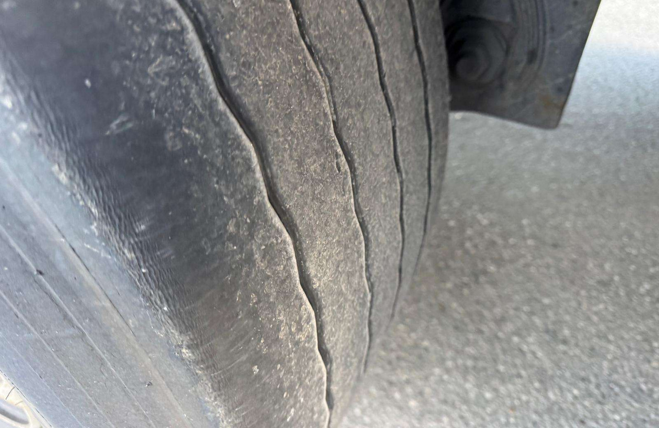 Krone Standart - Semirremolque caja cerrada: foto 3 Krone Standart - Semirremolque caja cerrada: foto 3