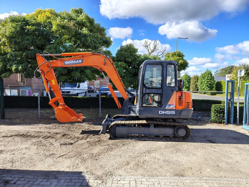 Doosan DV 55 - Miniexcavadora: foto 2 Doosan DV 55 - Miniexcavadora: foto 2