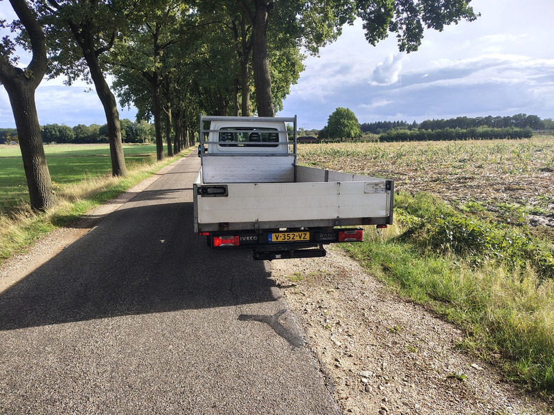 Iveco Daily 35C180 - Furgoneta caja abierta: foto 5 Iveco Daily 35C180 - Furgoneta caja abierta: foto 5