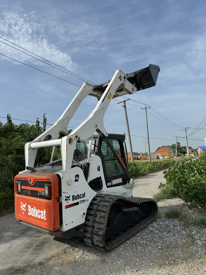 BOBCAT T770 skid steer loader American original - Minicargadora: foto 1 BOBCAT T770 skid steer loader American original - Minicargadora: foto 1