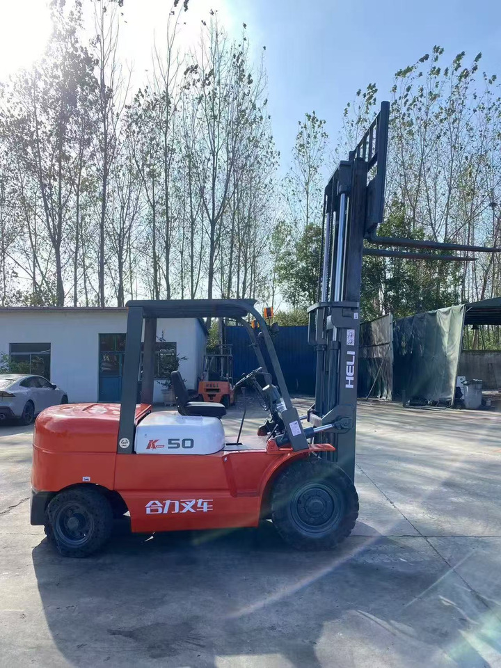 HELI k50 used diesel forklift Customizable mast clamps - Carretilla elevadora diésel: foto 2 HELI k50 used diesel forklift Customizable mast clamps - Carretilla elevadora diésel: foto 2
