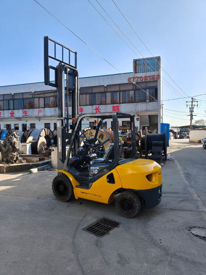 KOMATSU FD30T japan brand used 3 ton forklift - Carretilla elevadora diésel: foto 3 KOMATSU FD30T japan brand used 3 ton forklift - Carretilla elevadora diésel: foto 3