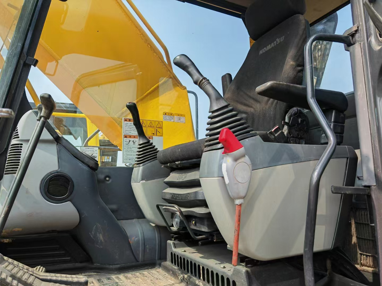 KOMATSU pc210-8 used crawler excavator japan brand hot sale - Excavadora de cadenas: foto 2 KOMATSU pc210-8 used crawler excavator japan brand hot sale - Excavadora de cadenas: foto 2