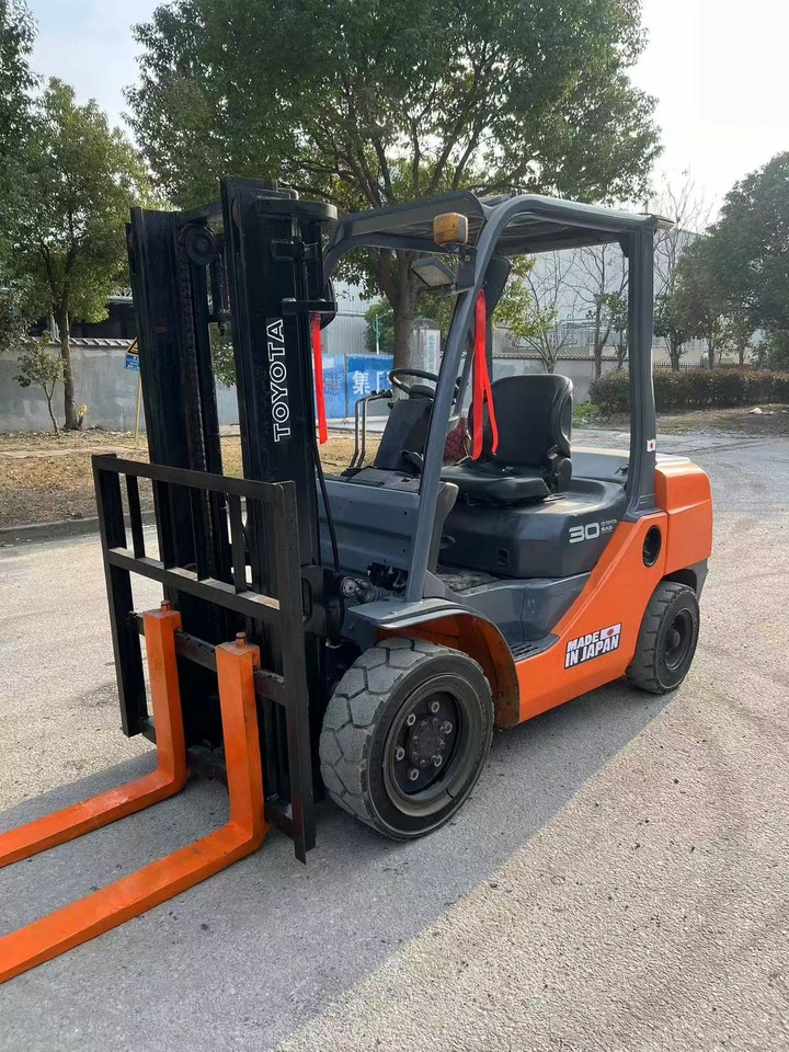 TOYOTA 3 ton 8F used japan brand diesel forklift - Carretilla elevadora diésel: foto 5 TOYOTA 3 ton 8F used japan brand diesel forklift - Carretilla elevadora diésel: foto 5