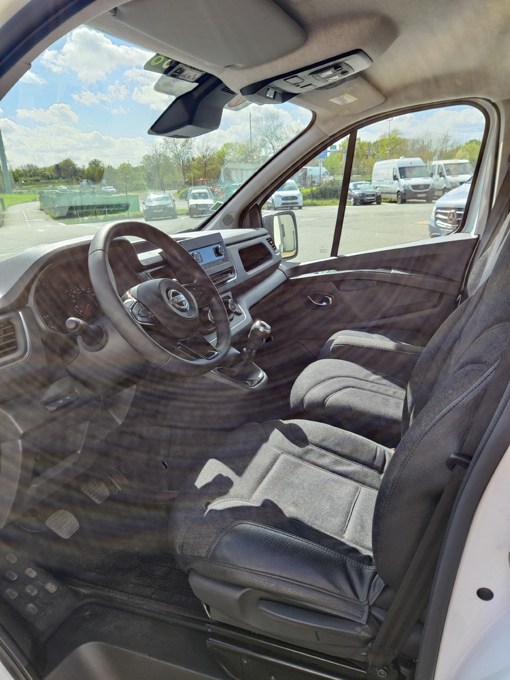Furgón NISSAN Primastar NV300 2.0DCI130 Acenta L1H1: foto 6