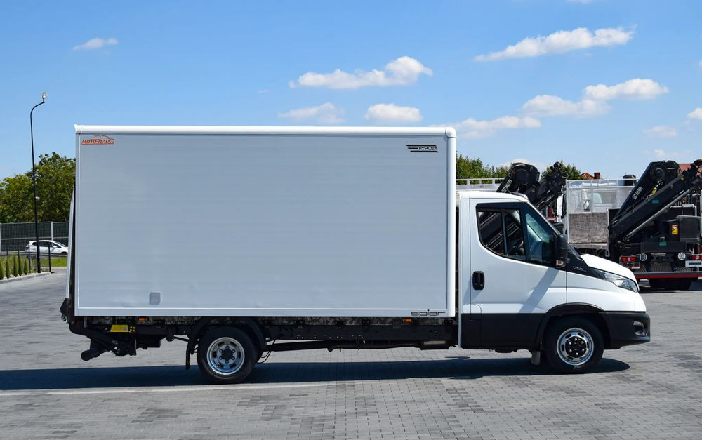 Iveco DAILY 35C16 / 2.3 - 160 KM / 3 OSOBY / DO 3,5 TONY / KONTENER / DOSTAWCZE / WINDA PALFINGER / KLIMA / 2022 / SERWISOWANY / SPROWADZONY Z NIEMIEC - Furgoneta caja cerrada: foto 4 Iveco DAILY 35C16 / 2.3 - 160 KM / 3 OSOBY / DO 3,5 TONY / KONTENER / DOSTAWCZE / WINDA PALFINGER / KLIMA / 2022 / SERWISOWANY / SPROWADZONY Z NIEMIEC - Furgoneta caja cerrada: foto 4