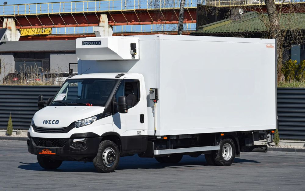 Iveco DAILY 70C18 / 3.0 - 180 KM / AUTOMAT HI-MATIC / 3 OSOBY / CHŁODNIA - MROŹNIA 4,55 M / AGREGAD FRIGOBLOCK / WINDA SORENSEN / KLIMA / TEMPOMAT / KAMERA COFANIA / REGULOWANE ZAWIESZENIE / SERWISOWA - Camión frigorífico: foto 1 Iveco DAILY 70C18 / 3.0 - 180 KM / AUTOMAT HI-MATIC / 3 OSOBY / CHŁODNIA - MROŹNIA 4,55 M / AGREGAD FRIGOBLOCK / WINDA SORENSEN / KLIMA / TEMPOMAT / KAMERA COFANIA / REGULOWANE ZAWIESZENIE / SERWISOWA - Camión frigorífico: foto 1