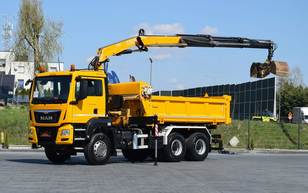 MAN TGS 26.400 / 6x4 / EURO 6 / UDT / HDS FASSI 165 / WYSUW x3 / ROTATOR / CHWYTAK / STEROWANIE RADIOWE / WZMOCNIONA RAMA / WYWROTKA / HYDROBURTA / AUTOMAT / 2017 / NOWE OPONY - 100% / NISKI PRZEBIEG  - Camión volquete: foto 1 MAN TGS 26.400 / 6x4 / EURO 6 / UDT / HDS FASSI 165 / WYSUW x3 / ROTATOR / CHWYTAK / STEROWANIE RADIOWE / WZMOCNIONA RAMA / WYWROTKA / HYDROBURTA / AUTOMAT / 2017 / NOWE OPONY - 100% / NISKI PRZEBIEG  - Camión volquete: foto 1