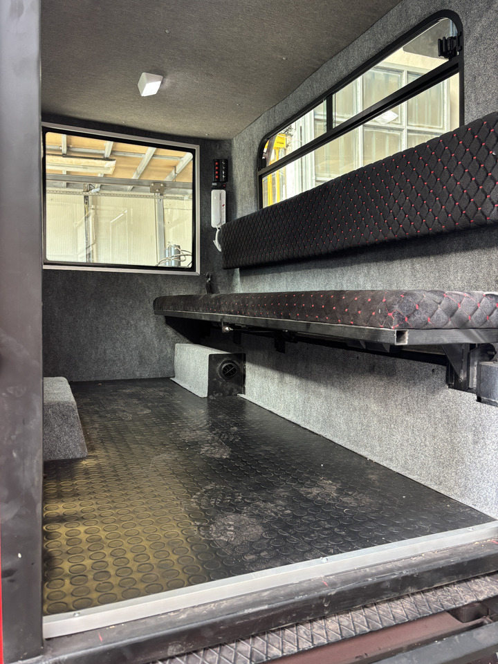 Pistenbully Cabin 5 person PISTENBULLY PB100 CABIN - Máquina quitanieve: foto 2 Pistenbully Cabin 5 person PISTENBULLY PB100 CABIN - Máquina quitanieve: foto 2