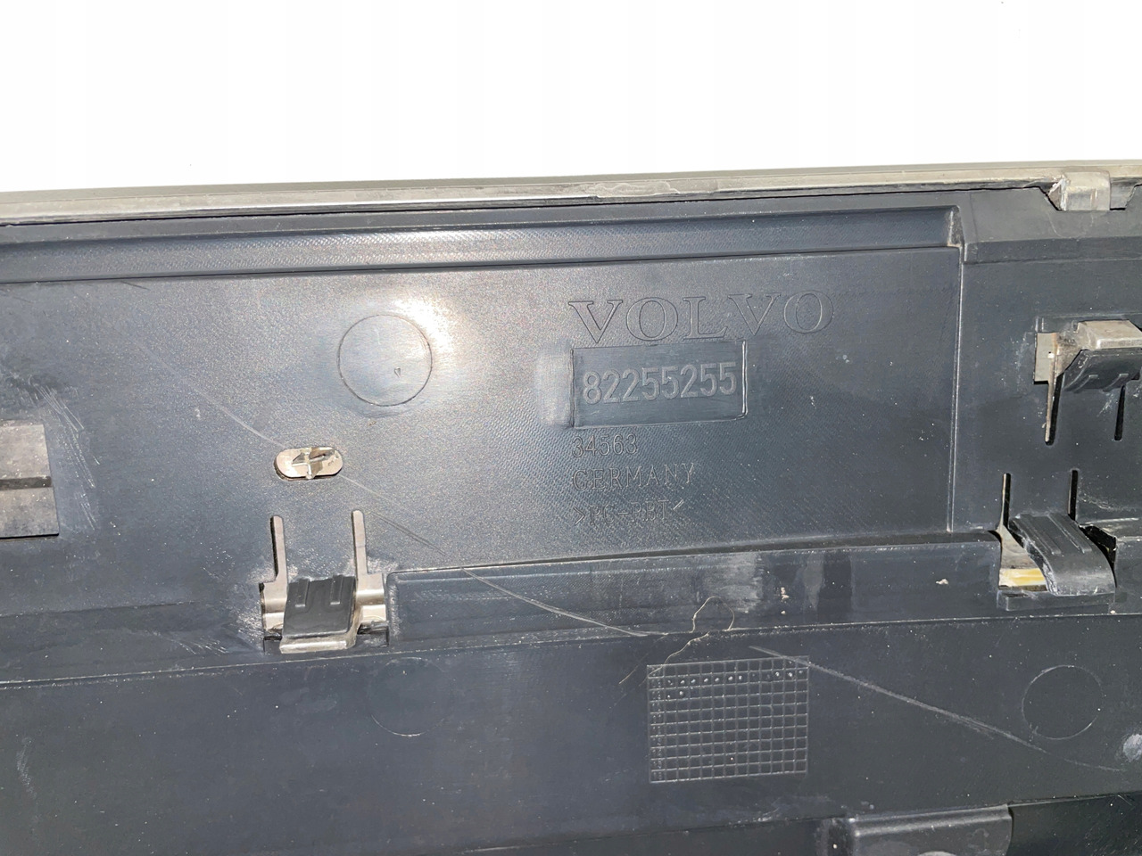 GRILL MASKI ATRAPA VOLVO FH13 FH 13 82255255 - Capota para Camión: foto 3 GRILL MASKI ATRAPA VOLVO FH13 FH 13 82255255 - Capota para Camión: foto 3