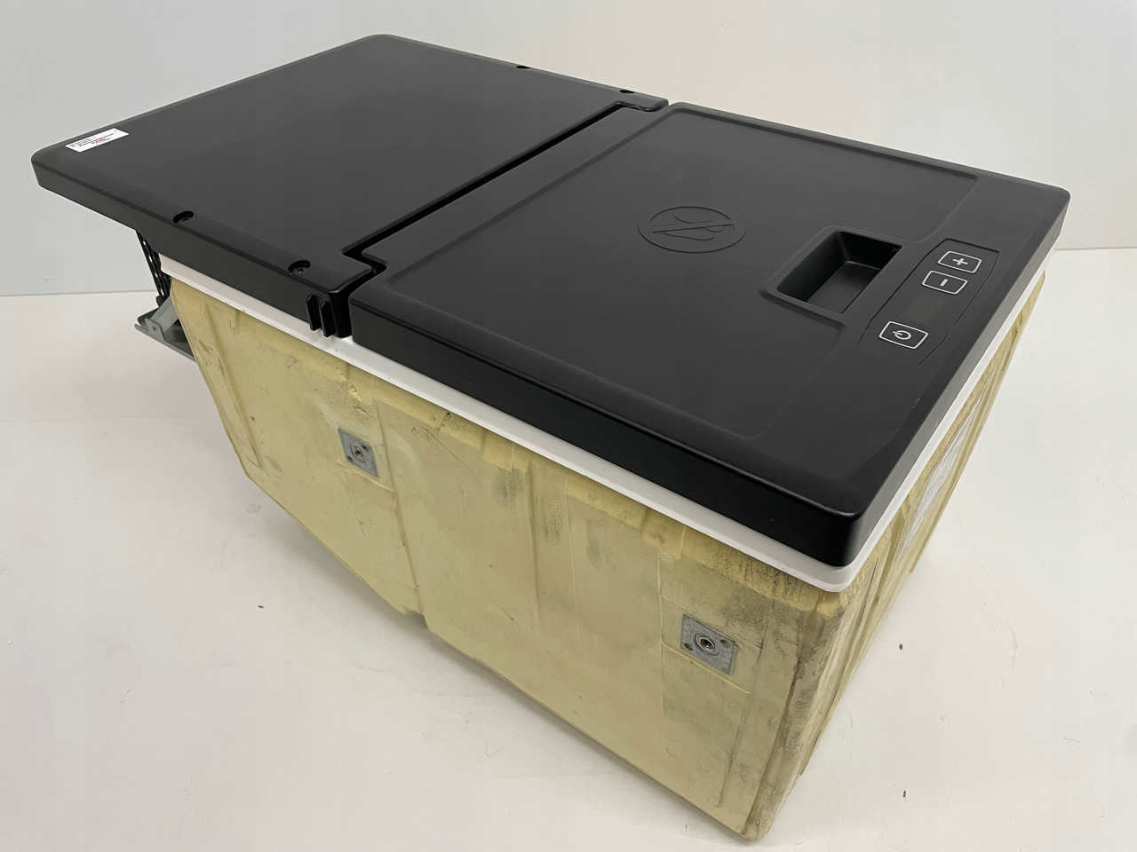 LODÓWKA CHŁODZIARKA MAN TGS TGL TGM 3 TGS3 EURO 6 81639106400 - Cabina e interior para Camión: foto 1 LODÓWKA CHŁODZIARKA MAN TGS TGL TGM 3 TGS3 EURO 6 81639106400 - Cabina e interior para Camión: foto 1