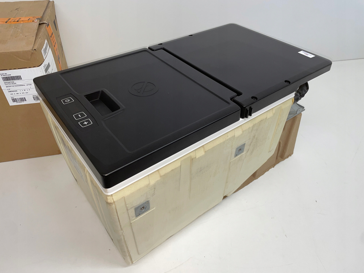 LODÓWKA CHŁODZIARKA MAN TGS TGL TGM 3 TGS3 EURO 6 81639106400 - Cabina e interior para Camión: foto 1 LODÓWKA CHŁODZIARKA MAN TGS TGL TGM 3 TGS3 EURO 6 81639106400 - Cabina e interior para Camión: foto 1