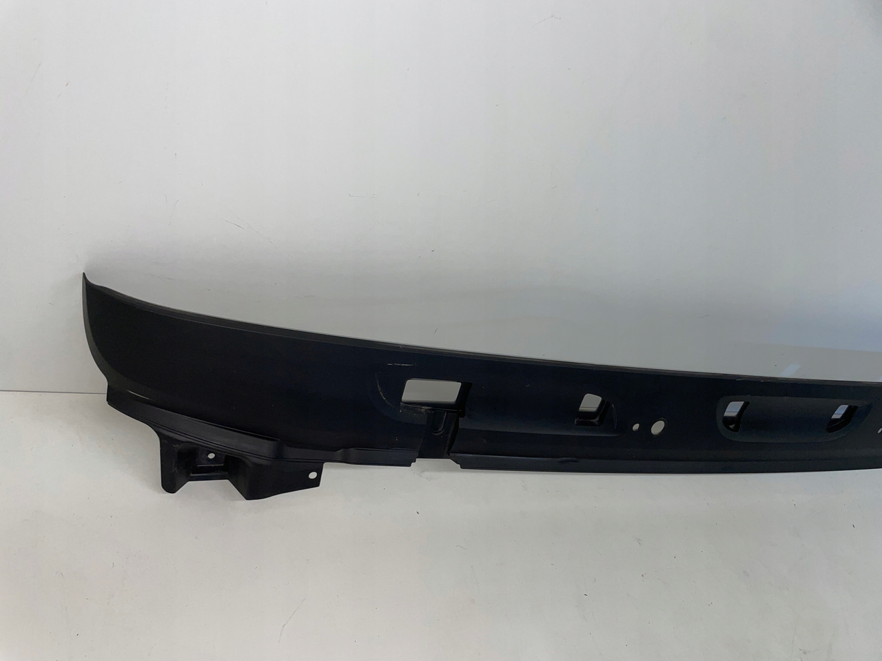 PODSZYBIE DAF MASKOWNICA OSŁONA DAF XF EURO 6 1940691 - Parabrisas para Camión: foto 2 PODSZYBIE DAF MASKOWNICA OSŁONA DAF XF EURO 6 1940691 - Parabrisas para Camión: foto 2