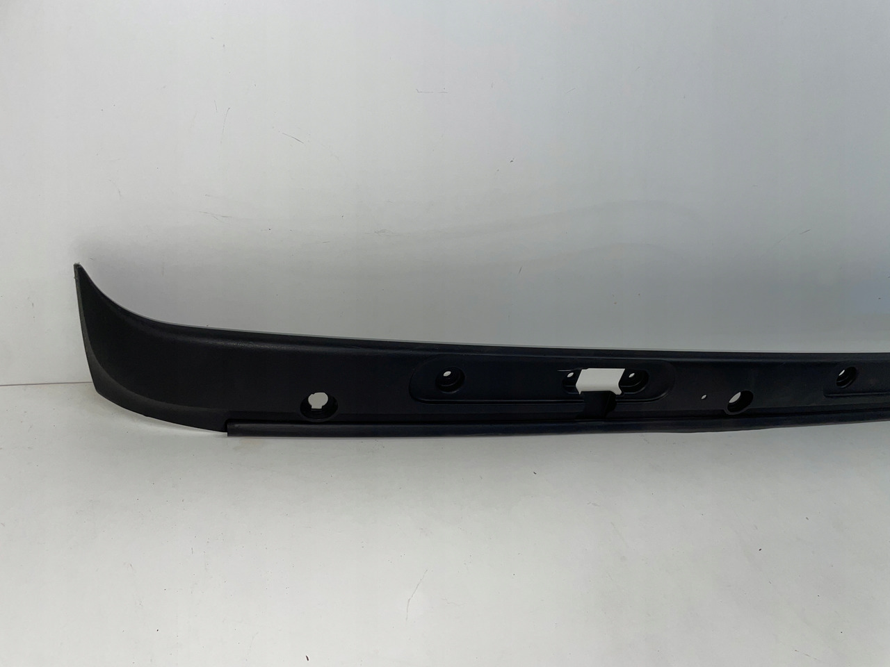 PODSZYBIE OSŁONA MASKOWNICA DAF 105 XF DAF 1665944 - Parabrisas para Camión: foto 2 PODSZYBIE OSŁONA MASKOWNICA DAF 105 XF DAF 1665944 - Parabrisas para Camión: foto 2